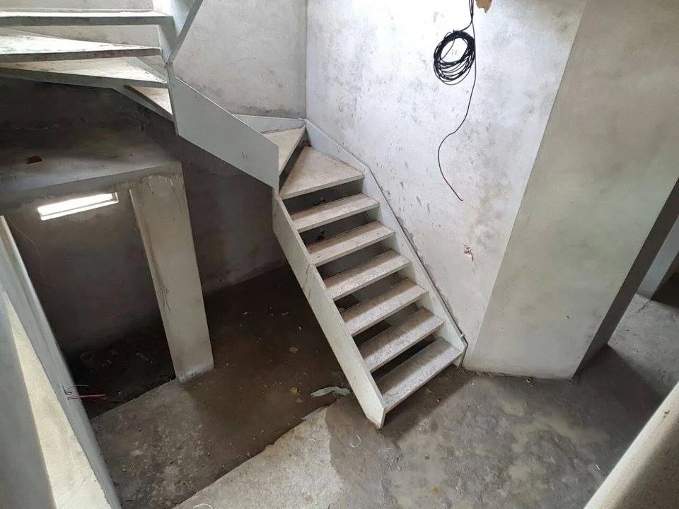 اسٹیل کی سیڑھی — ڈیزائن نمبر دو