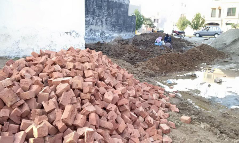 241 AA Sector D Bahria Town (5 Marla)