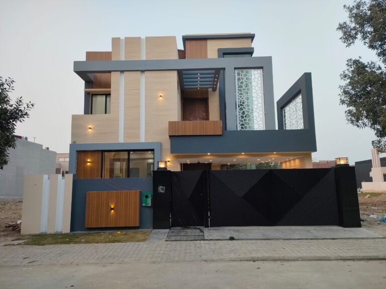 709 Ghaznavi Block Bahria Town Lahore