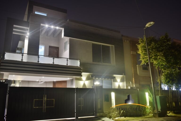 876 , Overseas A Block , Bahria Town , Lahore