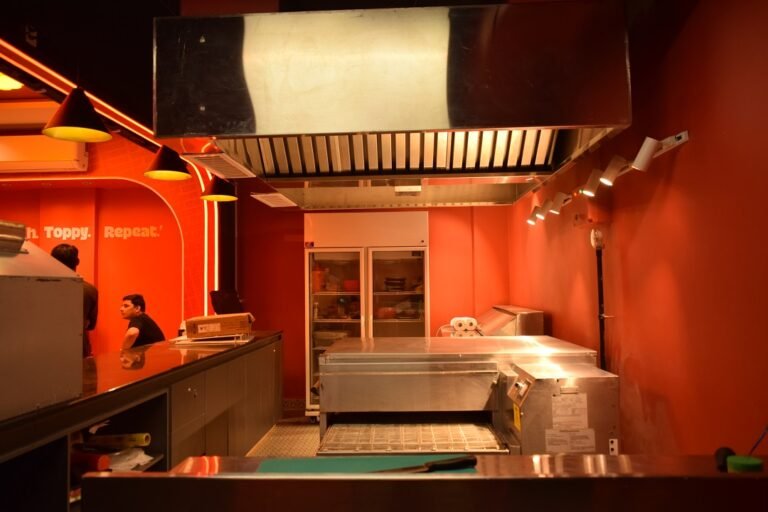 Toppy Pizza Nishtar Commercial Bahria Town Lahore