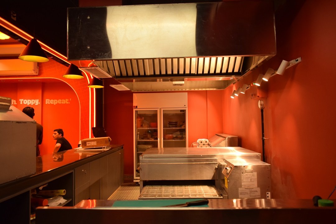 Toppy Pizza Nishtar Commercial Bahria Town Lahore