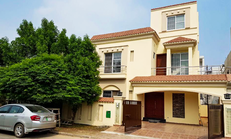 273 Overcs A 10 Marla Bahria Town Lahore